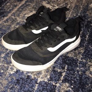 Vans ultra range first color way black and white